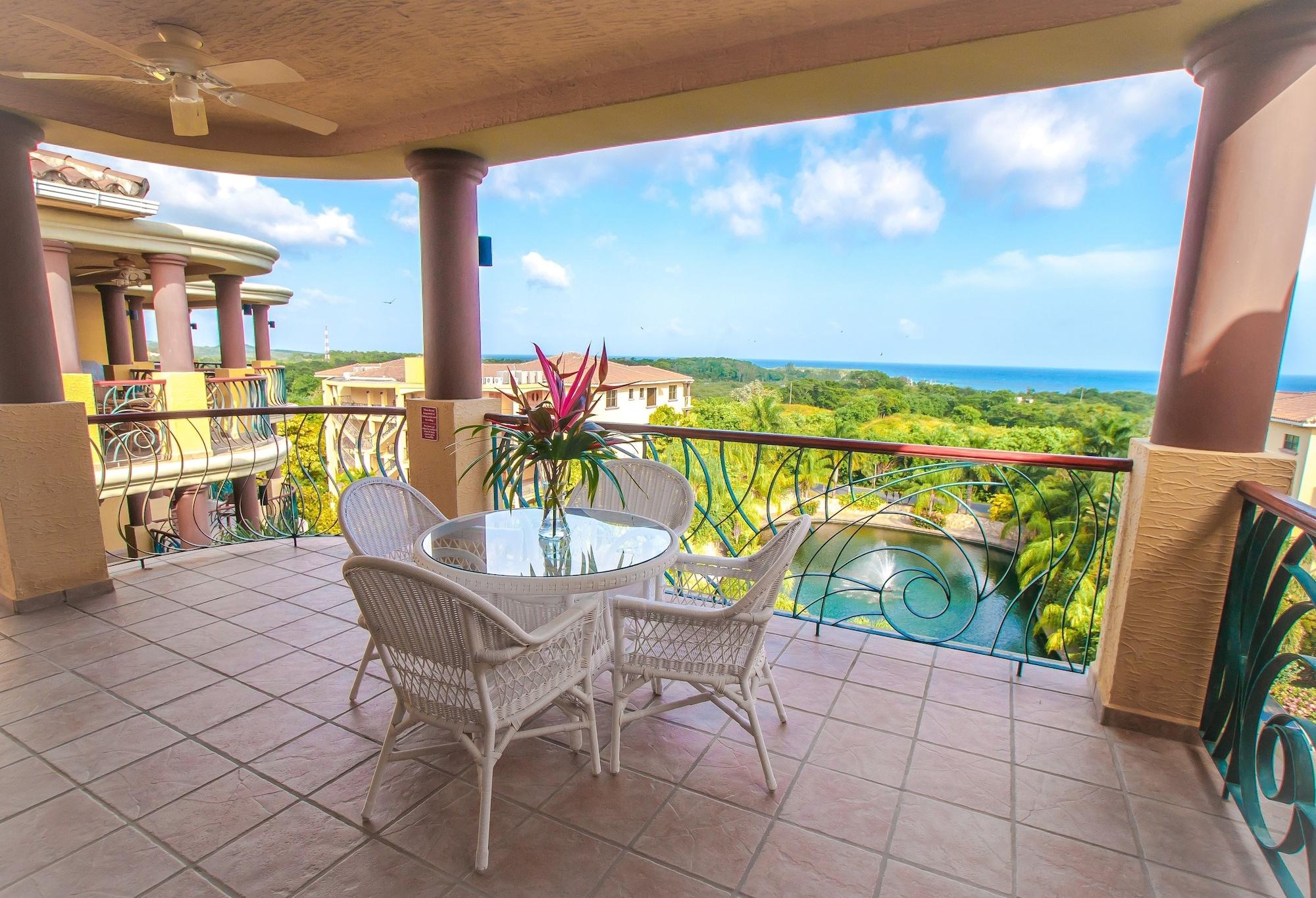 Clarion Suites Roatan At Pineapple Villas French Harbour Exterior foto