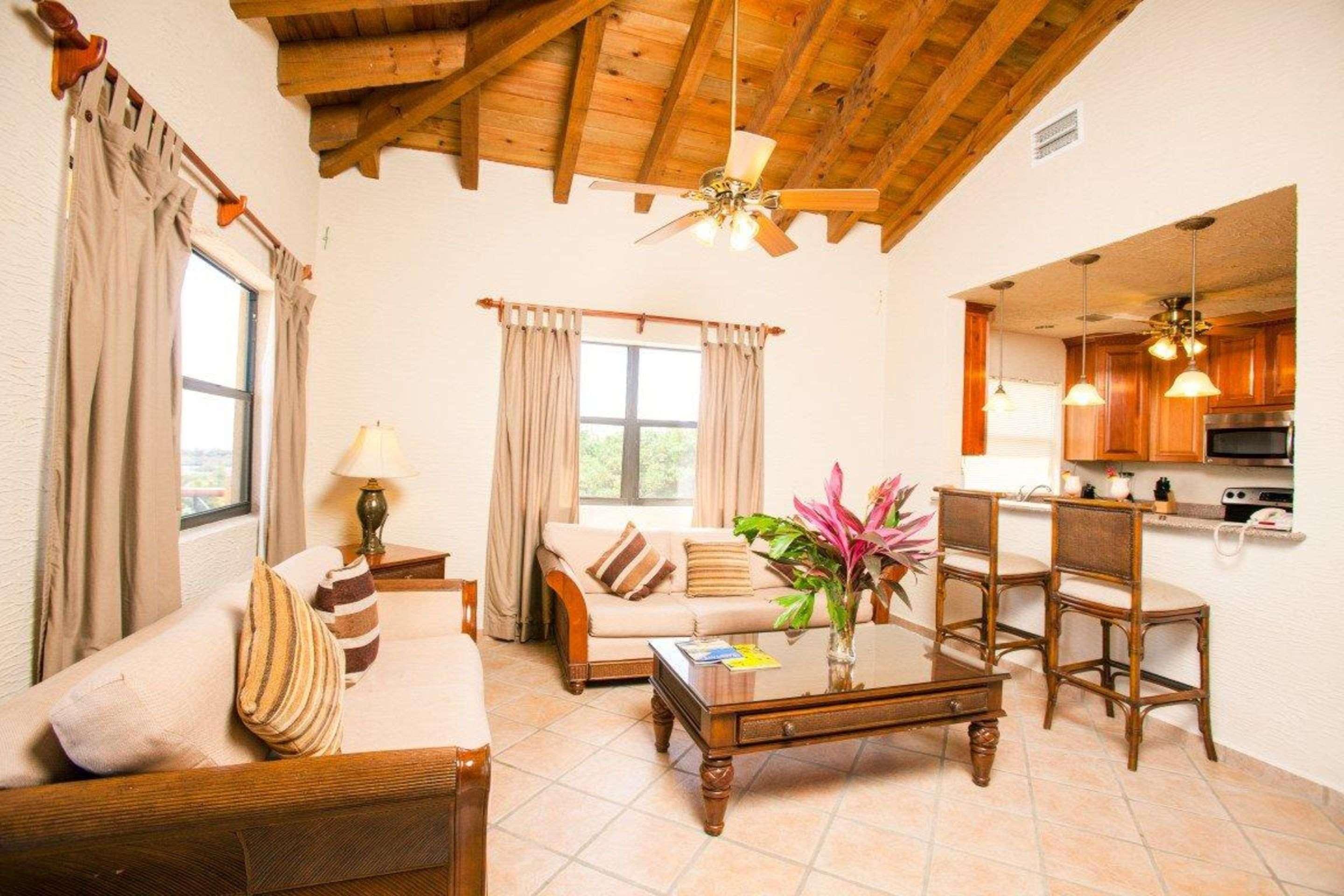 Clarion Suites Roatan At Pineapple Villas French Harbour Exterior foto