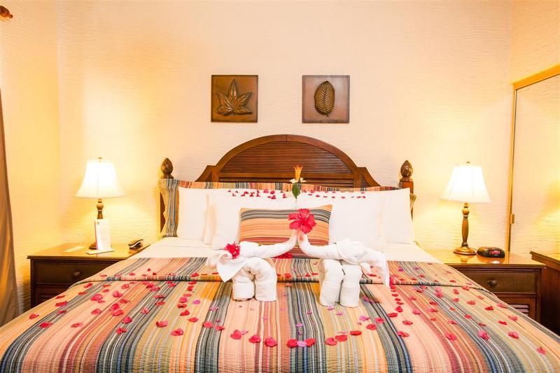 Clarion Suites Roatan At Pineapple Villas French Harbour Exterior foto